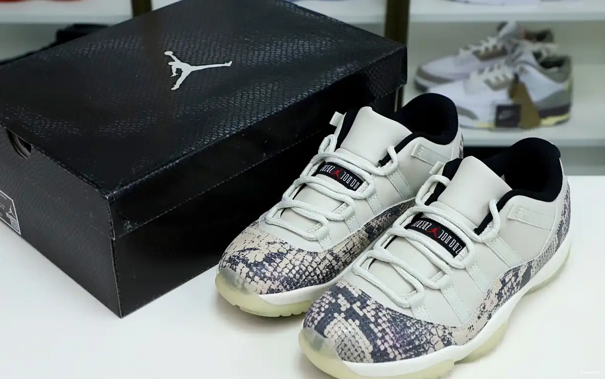 LIGHT BONE LOW SNAKESKIN 11 JORDAN AIR 0614